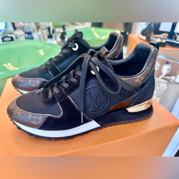 Louis Vuitton suede / monogram Run Away sneakers 36.6 - Picture 3 of 10